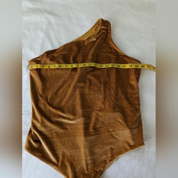 Fabletics Gigi velour bodysuit Gold Large Size 2X. - Picture 6 of 8